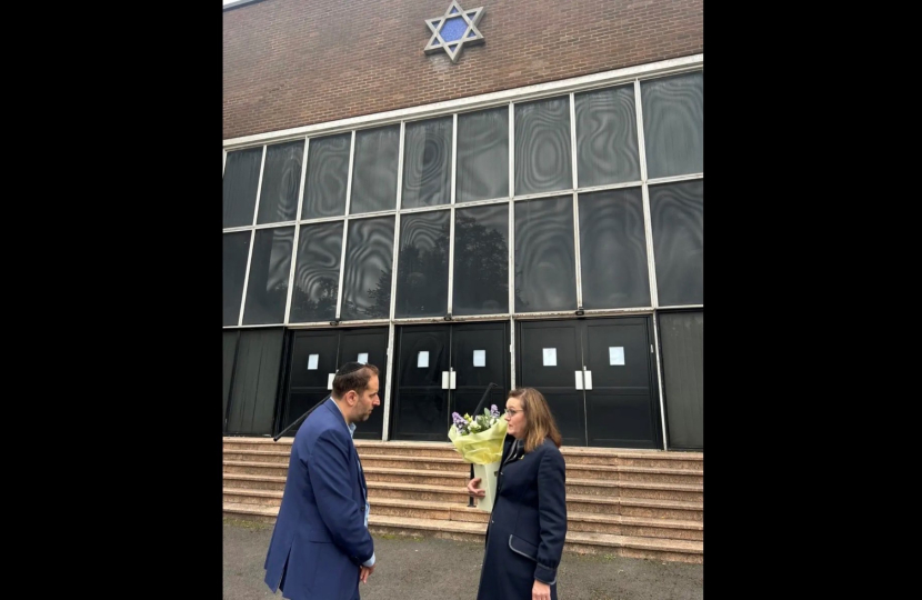 Rebecca Visits the Heaton Park Synagogue