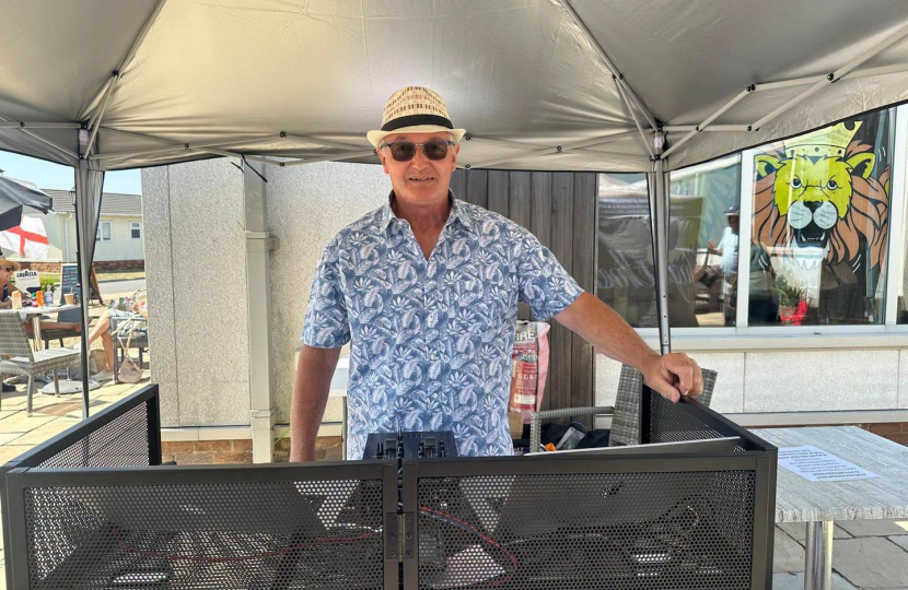 DJ