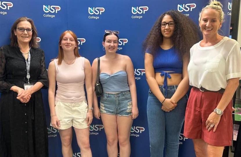 Rebecca and USP students