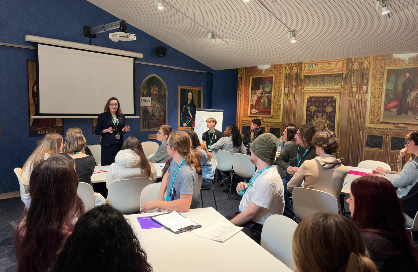 Rebecca talking with the students