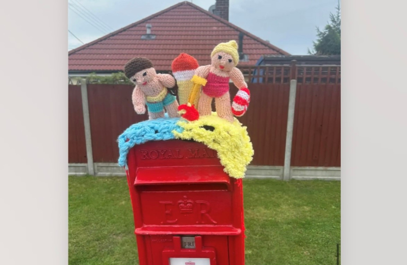 Postbox topper (beach)