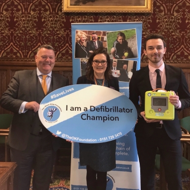 Rebecca Harris MP joins campaign for a Defibrillator at every school