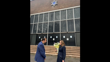 Rebecca Visits the Heaton Park Synagogue